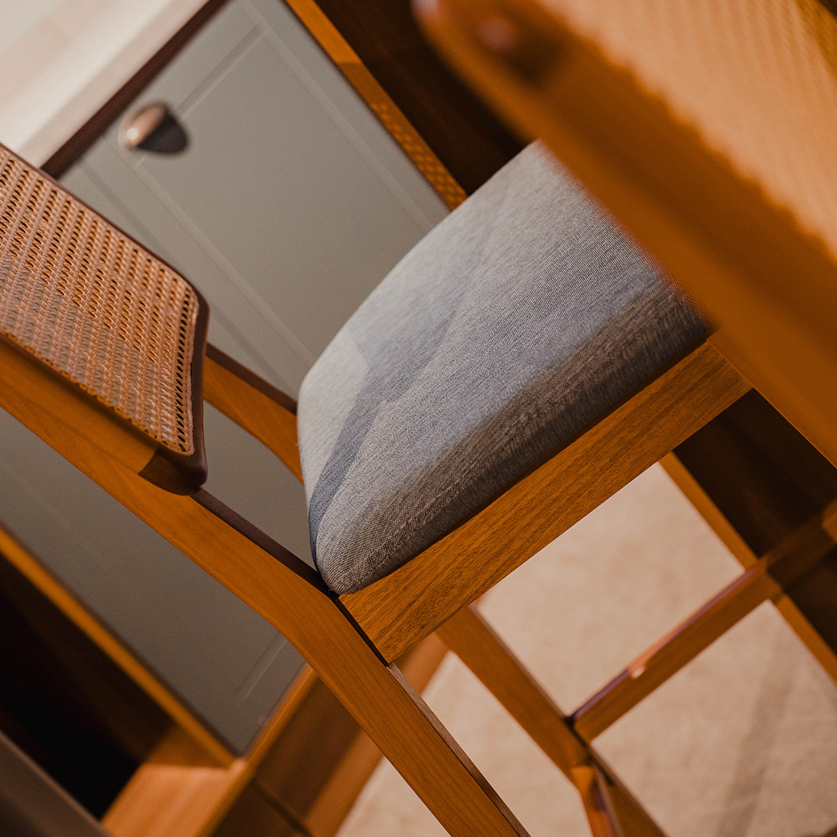 Butaca Épsilon - Línea Nevada - Ratan - Gris/Natural