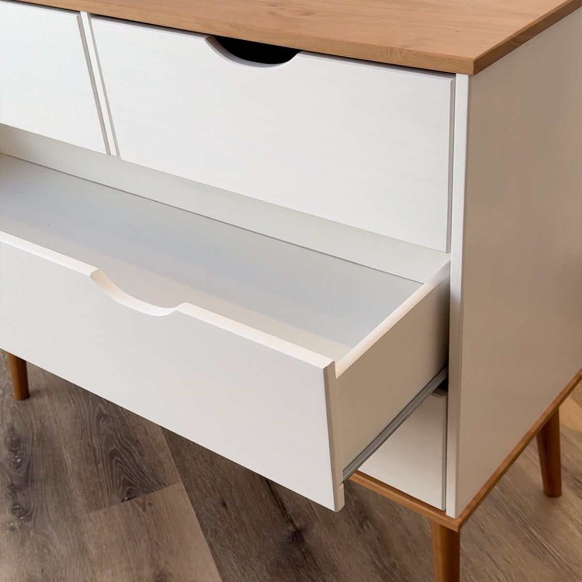 Cómoda 4 Cajones - Línea Praga - Roble/Blanco