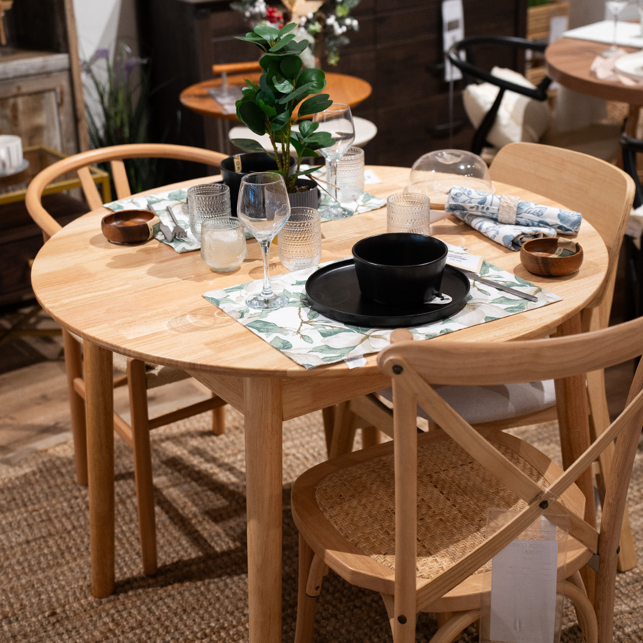 Mesa de comedor Extensible - Madera maciza 100 a 130 cm - Línea Serena