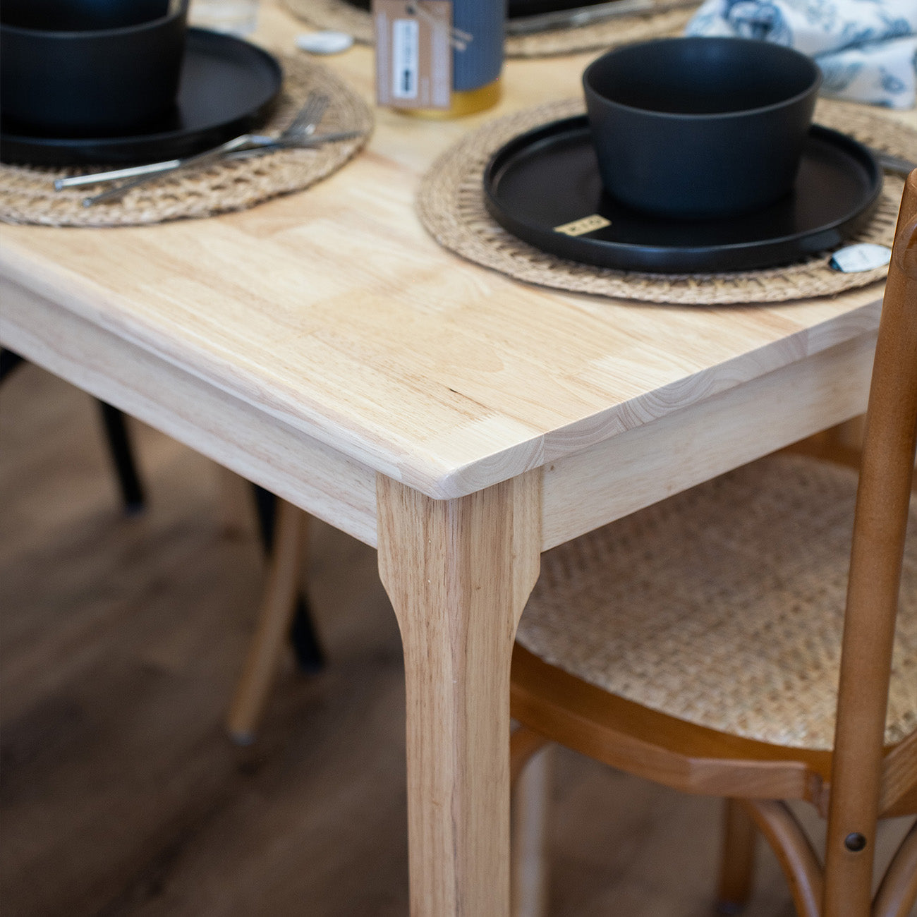 Mesa de comedor - Madera maciza 120 cm Bolonia - Línea Serena