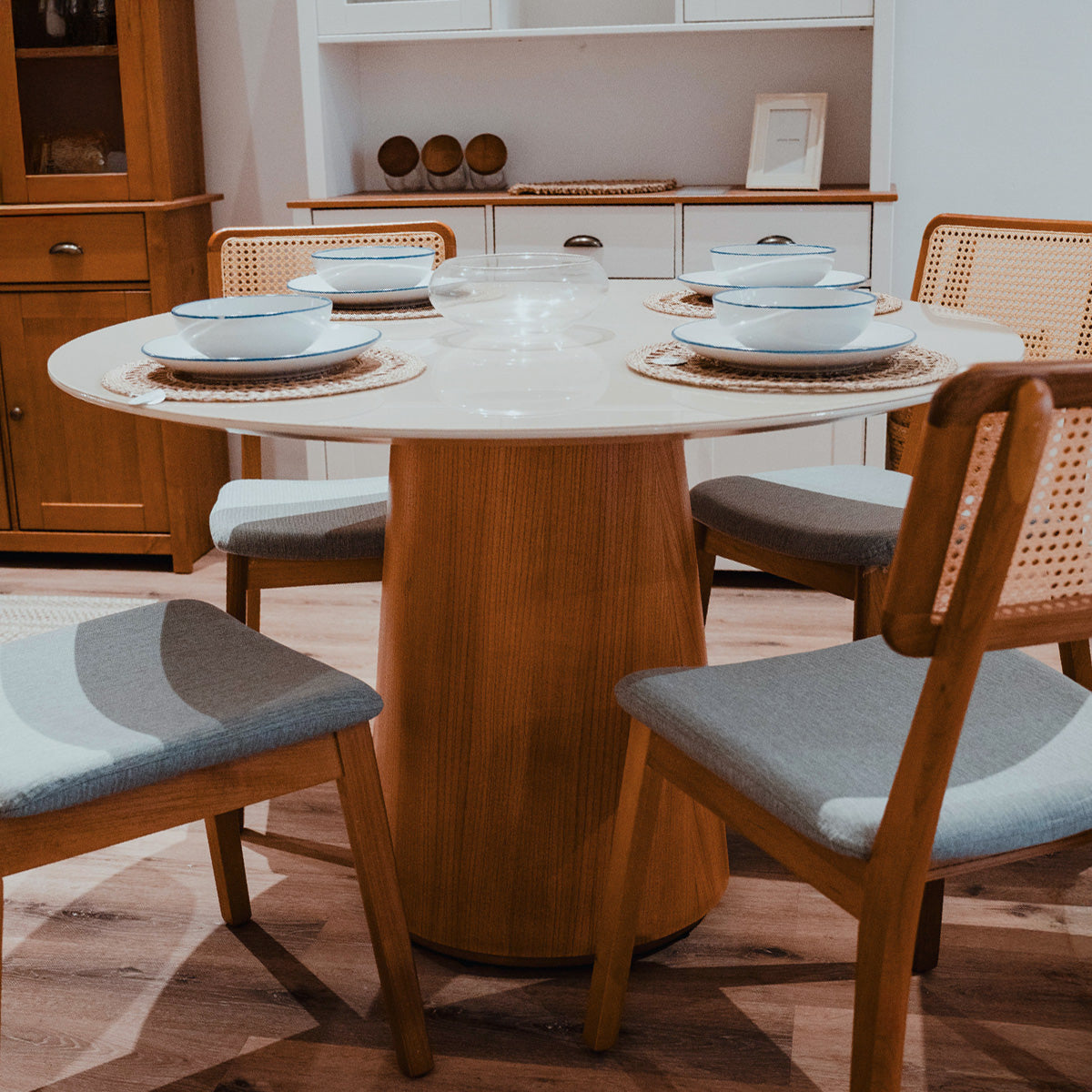 Mesa de Comedor Ana - Redonda - Línea Nevada - Blanco